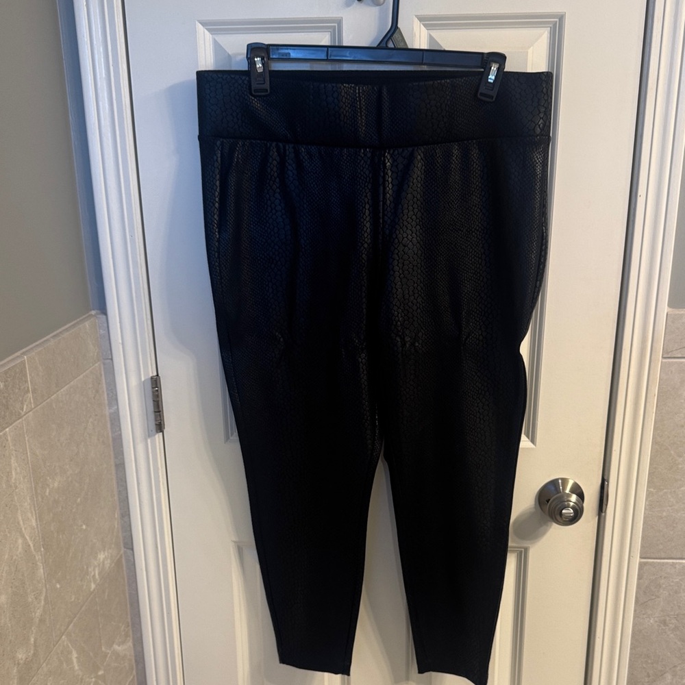 Torrid Black Pixie Leggings
